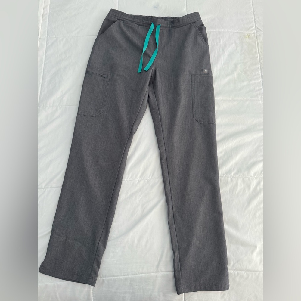 Figs Women’s Gray High Waisted Dowa Scrub Pants
